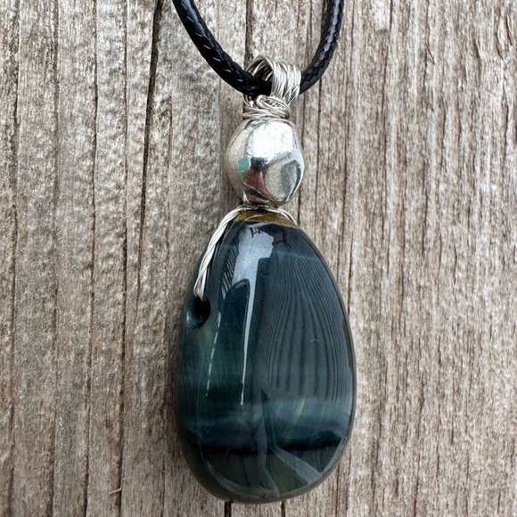 Blue Tiger Eye (Hawk Eye) for Connection to Sun and Earth Energies & Protection - Picture 3 of 8